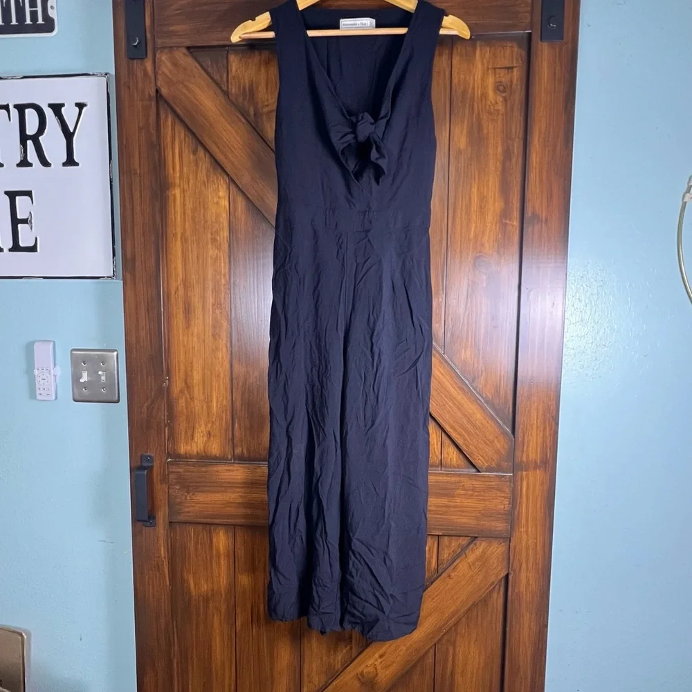 Abercrombie &‎ Fitch Navy Tie Front Capri Jumpsuit Women's Medium